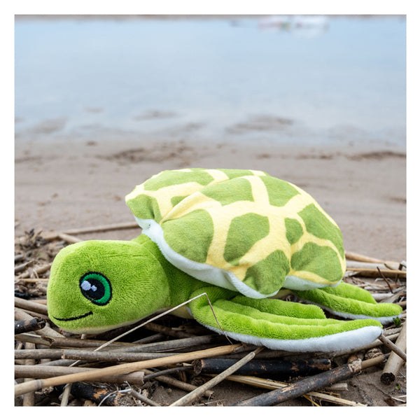 Tactic save the sea turtle konna – bæredygtigt krammetøj 20x10x7 cm – lavet af 4-7 genbrugte PET-flasker – inklusive adoptionscertifikat – pædagogisk legetøj fra 0 år – økologisk plys – 100 % genanvendeligt – beskyt havet – med gratis app