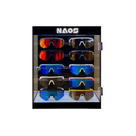 Naos briller viser 10 glas