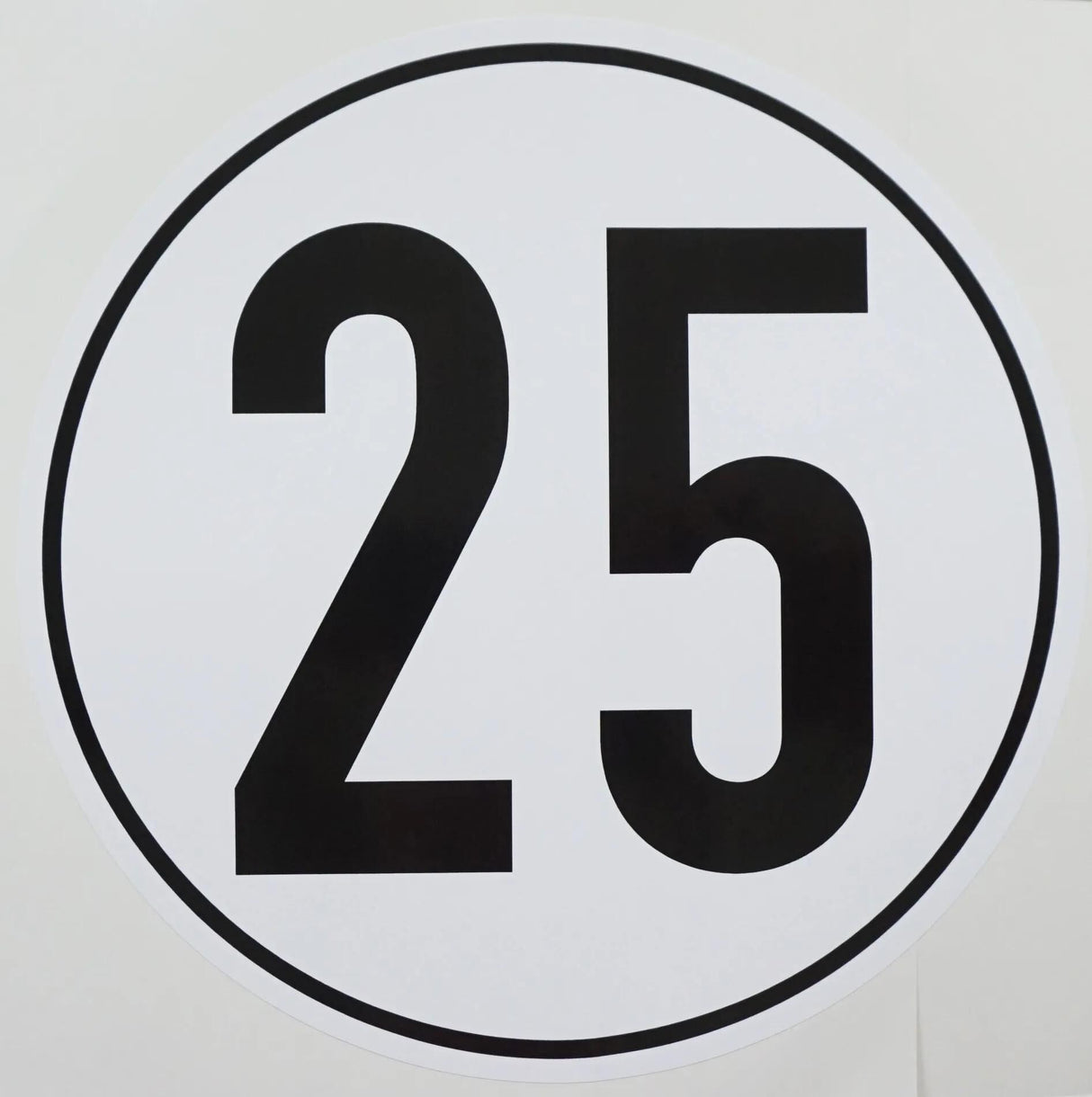 Annonceinformationstavle hvid plusguide geschwindigkeit kilometerskilt 25km hvid plusguide