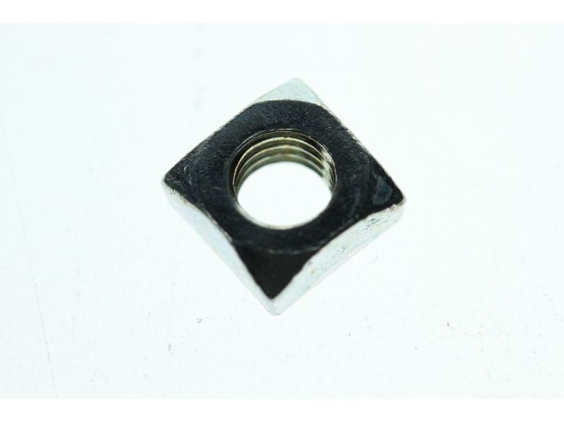 Bofix moer firkant M5 pr. 100 stykker
