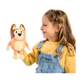 Elglegetøj Bluey Cuddle Plush - Mor Chilli