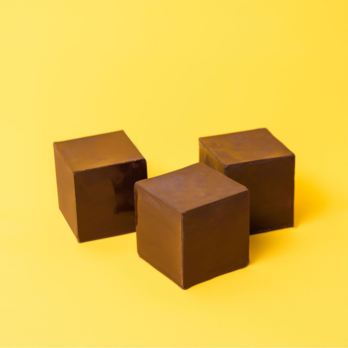 Umærket kaboom chocolaka • mini chokolade piñata form terning