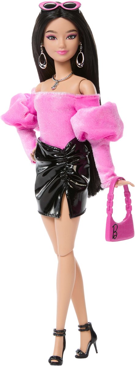 Barbie deluxe-stil - med en skinnende mini-nederdel og sort hår - modedukke