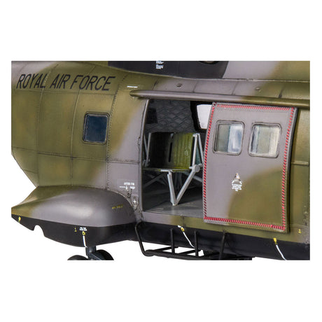 Revell modelbouwpakket sa 330 westland puma hc.1 1:32 - 160dlg.