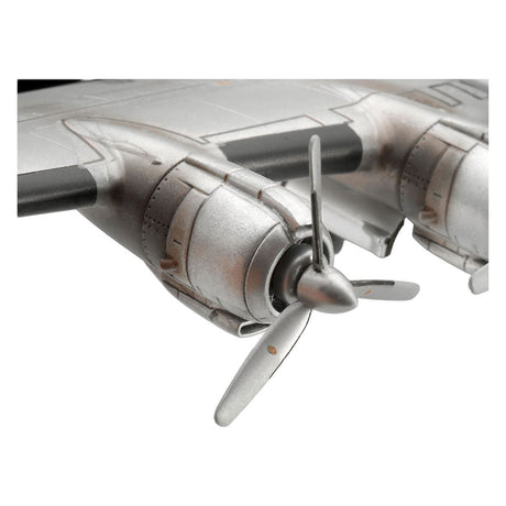 Revell modelbouwpakket lockheed l.1049g super constellation lufthansa 1:144 - 95dlg.