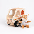 Egmont ambulance met miniatuur figuur. 3