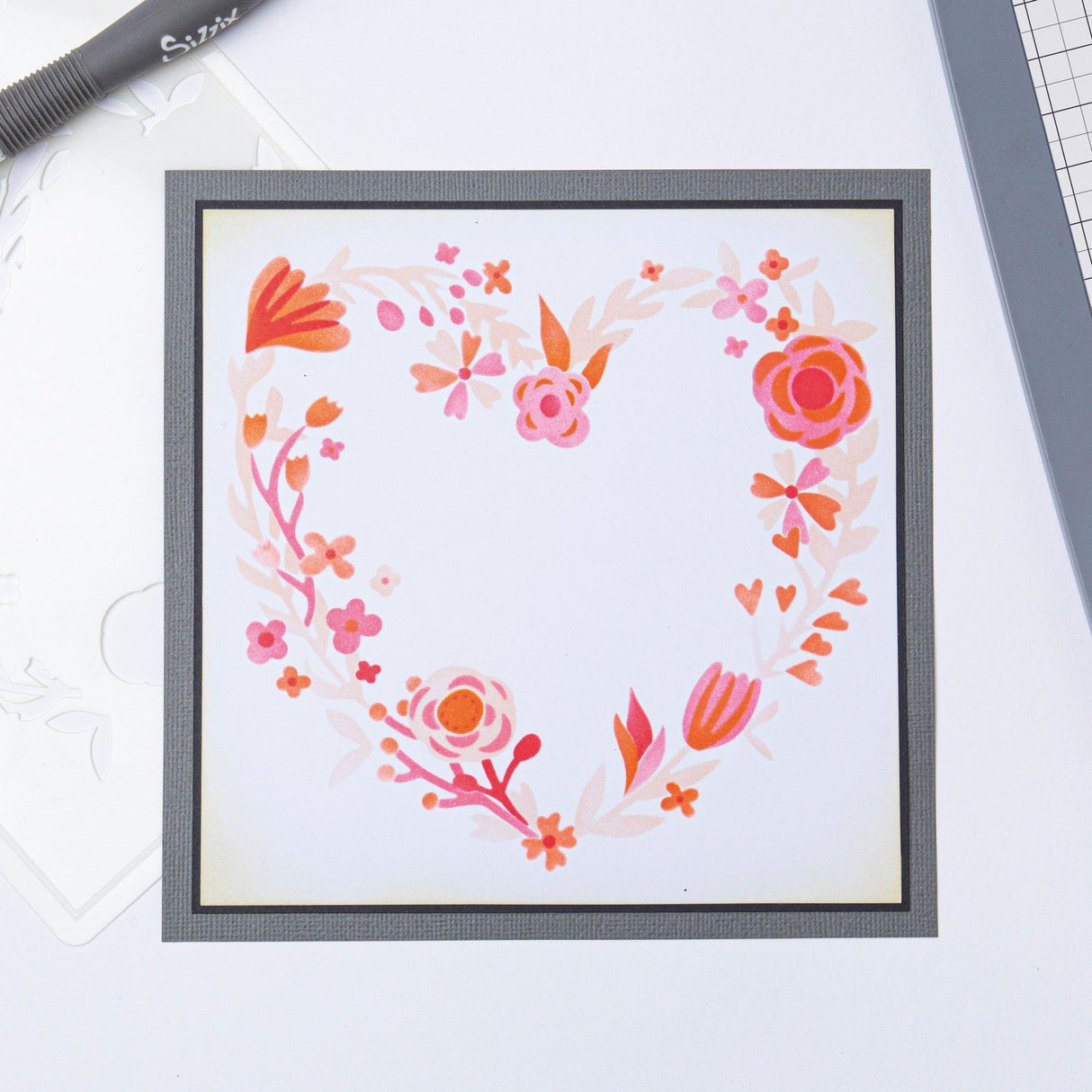 Sizzix • lagdelte stencils hjertekrans 4 stk