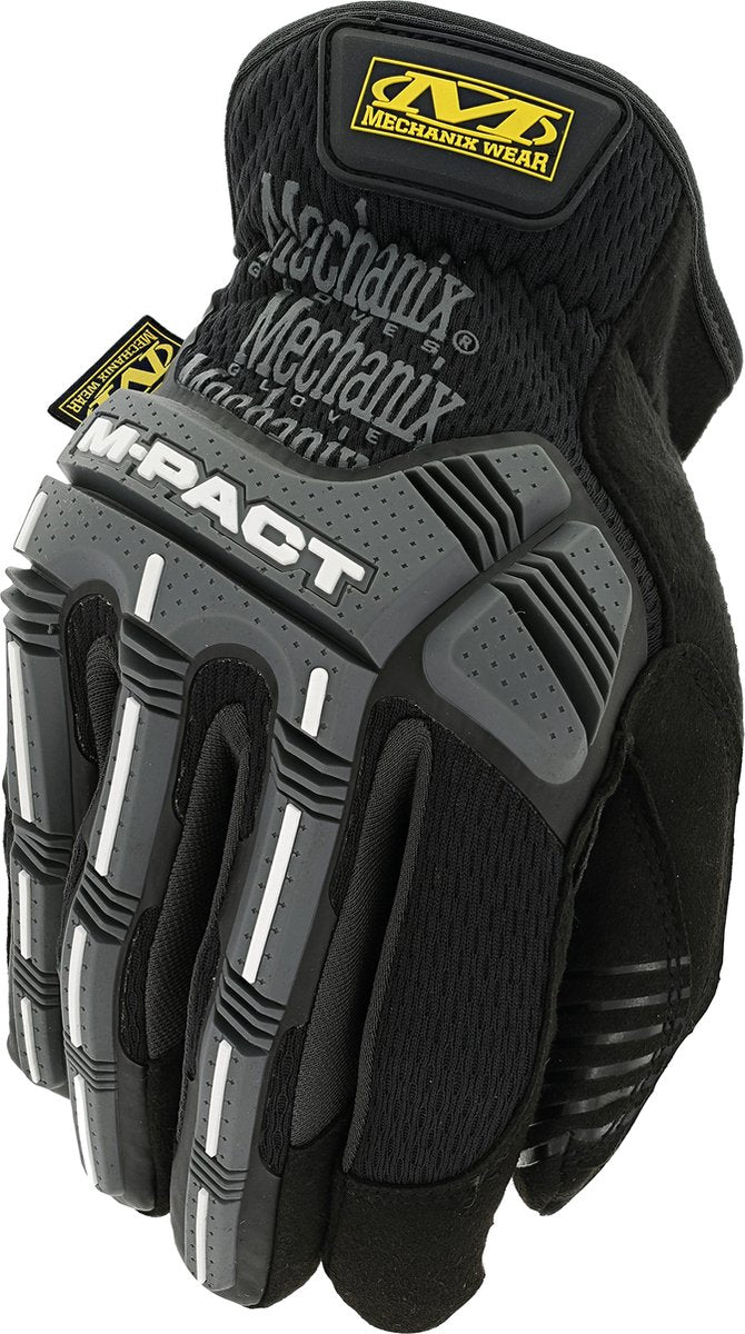 Mechanix bærer m-pact handsker med åben manchet