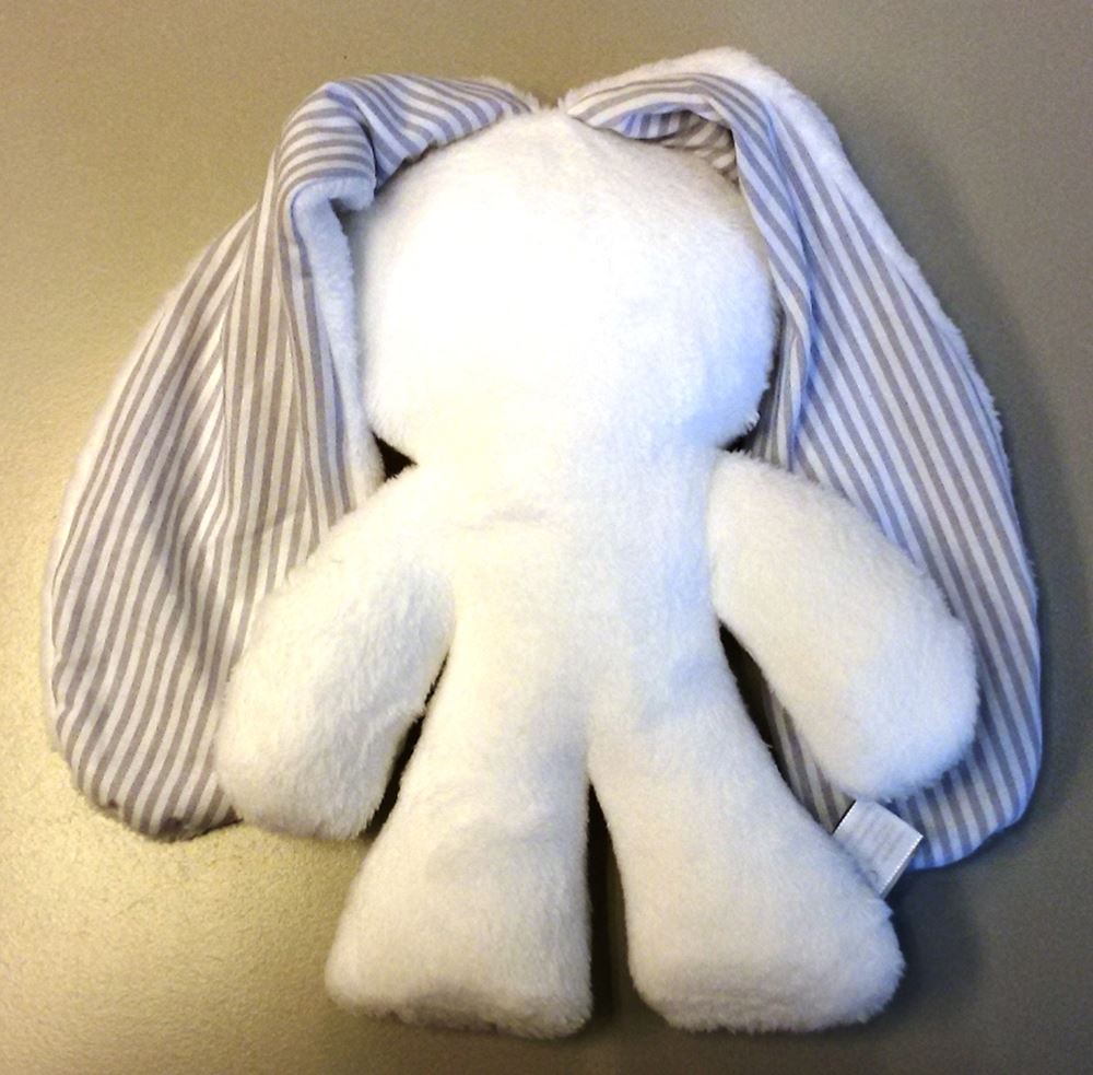 Snuggle bunny hvid med striber. 26 cm