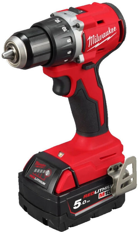 Milwaukee m18 blddrc-502c akku bore-/skruetrækker + 2x 18v 5.0 batteri + oplader i kuffert