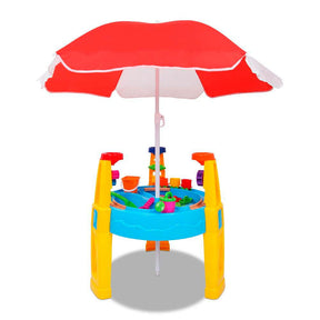 sandet vand legeplads med parasol