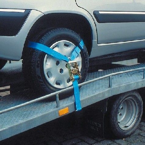Fastspændingsstrop til anhængerudstyr til bilambulancer