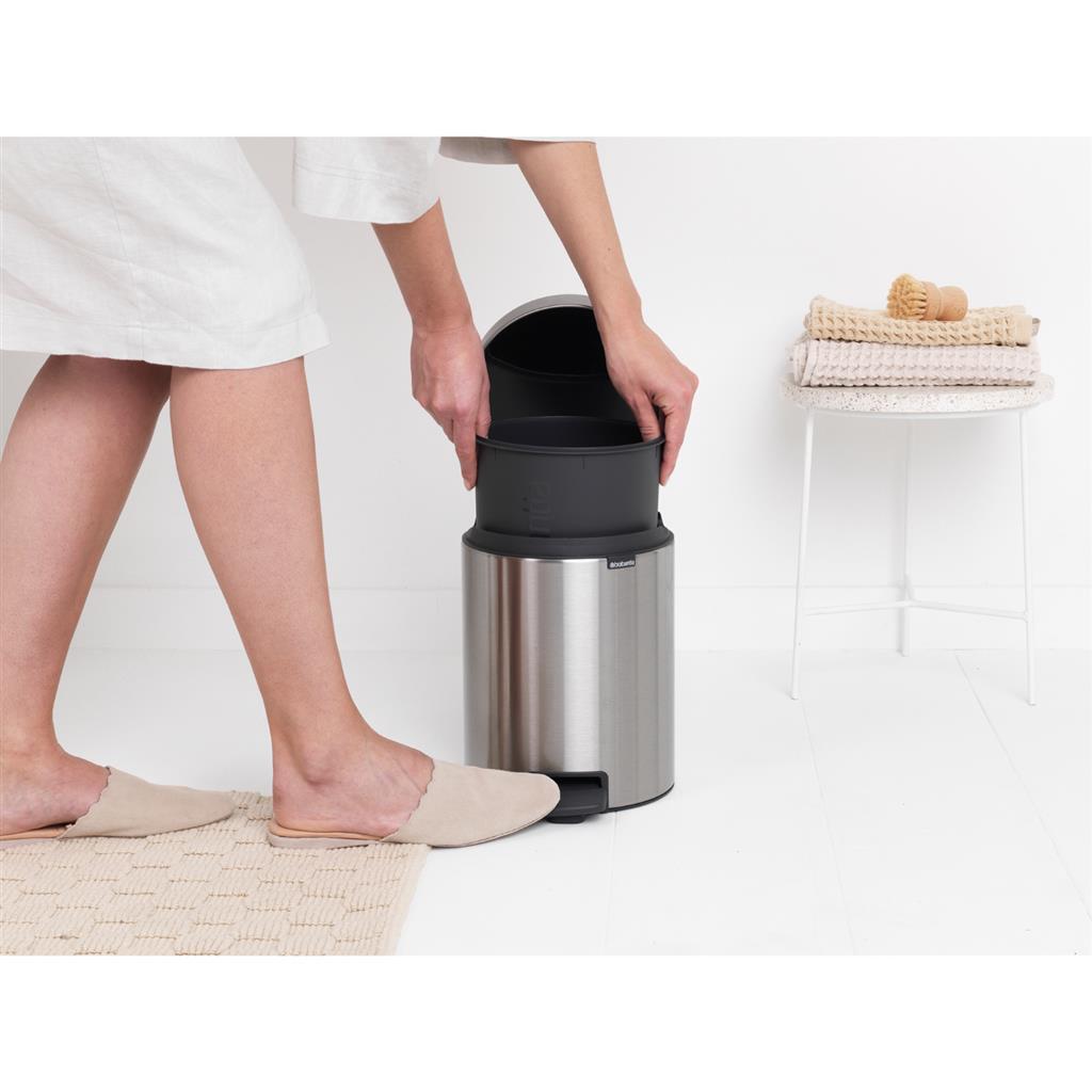 Brabantia newicon pedalspand 5l mat stål