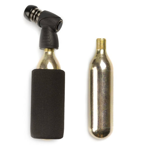 QT Cycletech CO2 -adapter + 2x16 gram CO2 -mønster på kort