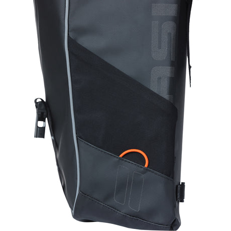 Basil dobbelt cykeltaske miles presenning mik 34 liter 13 x 25 x 37 cm - sort orange