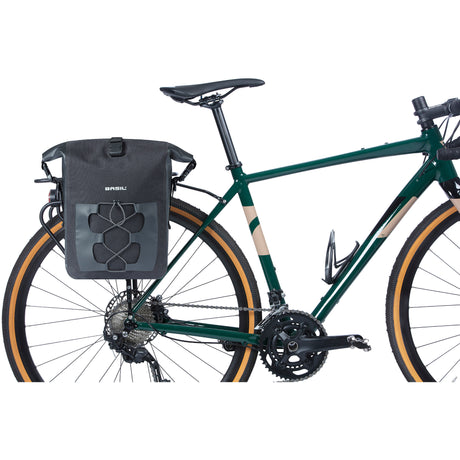 Basil single bag navigator vandtæt m mik 12-15l 17 x 28 x 34 cm - sort