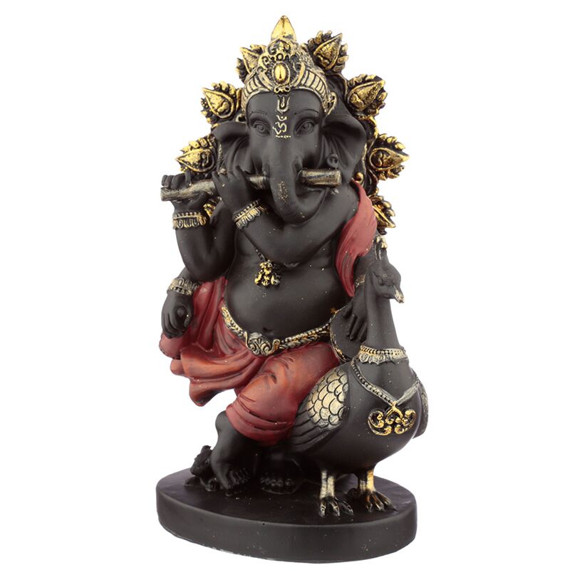 Ganesh statue med pibe og påfuglehane