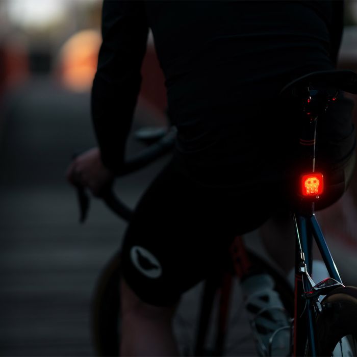 Knog skyklapper bagpå - kranium - sort