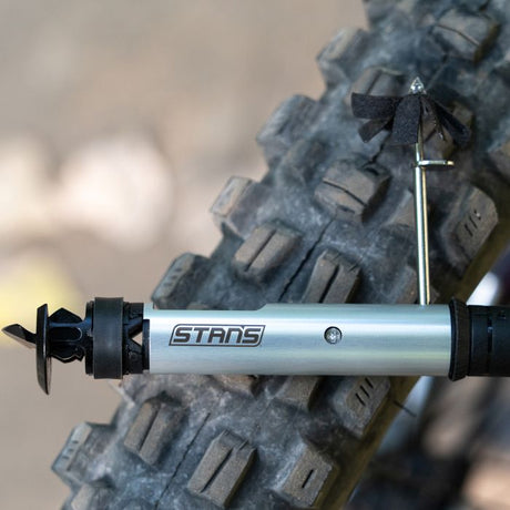 Stans utrolige dart tubeless reparationsværktøj
