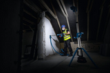 Bosch blå glt 18v-5000 professionel | batteri byggelampe 18v med integreret stativ i æske | uden batterier og oplader - 06019p5000