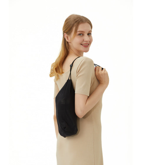 Chipolino Bobby Ergonomic Baby Carrier med Hood Fly Ebony Black Gray