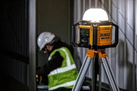 Dewalt dcl074 | 18v | værktøj tilslut | xr | led arbejdslampe | uden batteri og oplader - dcl074-xj