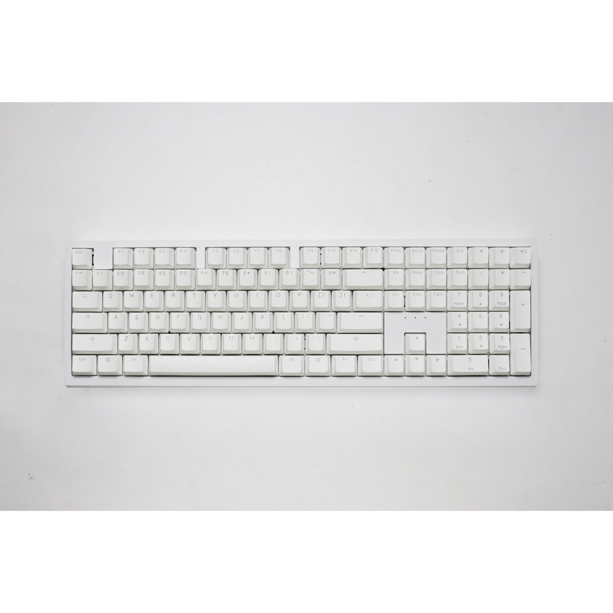 Ducky zero 6108 pure white rgb mekanisk gaming-tastatur (hvid, us-layout (qwerty), cherry mx2a blue, 100%, rgb-lysdioder, double-shot pbt, hot swap, 2,4ghz | bluetooth | usb-c)