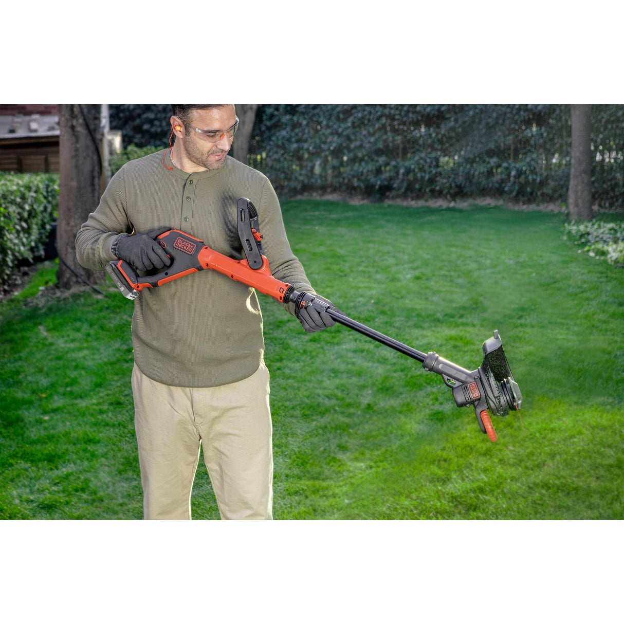 Black+decker 18v trimmer med 2 knive og batteri græstrimmer (sort orange, 25 cm, batteri inkluderet)