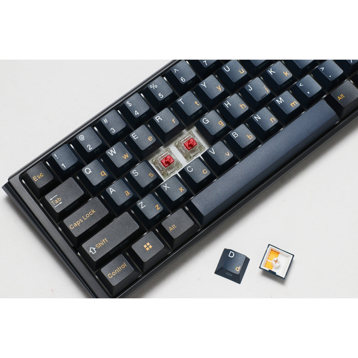 Ducky one 3 pro mini rgb mekanisk gaming-tastatur (sort, us-layout (qwerty), cherry mx2a brown, 60%, rgb led, double-shot pbt, quack mekanik, hot swap)