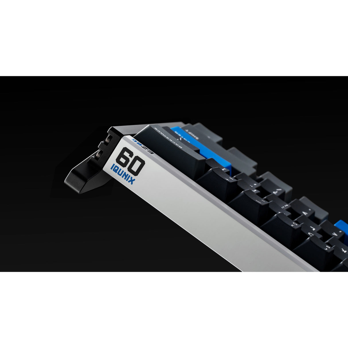 Iqunix ez60 magnetisk switch gaming tastatur (sort, us layout (qwerty), gateron star trail, 60%, rgb, double shot pbt keycaps)