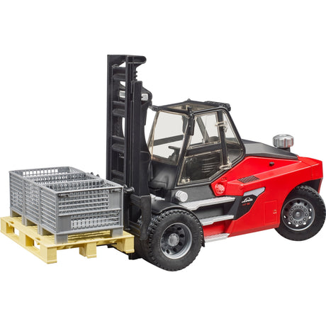 Bruder Linde HT160 gaffeltruck - med palle og 3 kasser - 16 tons lastekapacitet