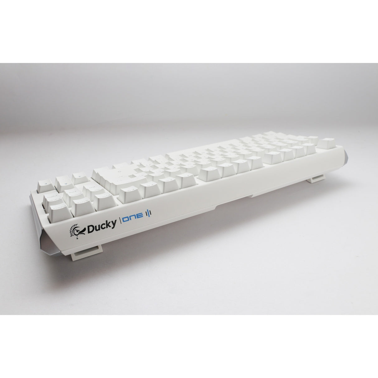 Ducky one 3 klassisk ren hvid tkl rgb mekanisk tastatur (hvid, us-layout (qwerty), cherry mx silent red, 80% (tkl), rgb lysdioder, double-shot pbt, hot-swappable, quack mekanik)