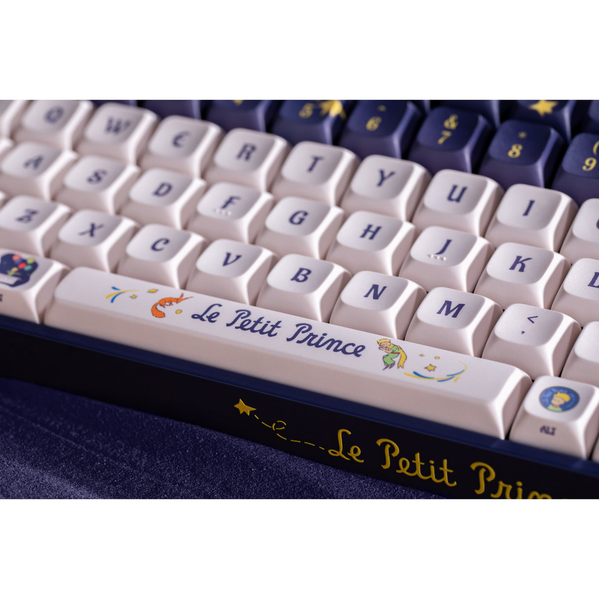 Iqunix F97 Starry Tryst RGB mekanisk gaming-tastatur (mørkeblåt, amerikansk layout (QWERTY), Iqunix silent rose, 96 %, RGB LED'er, hot-swappable, PBT, 2,4GHz | Bluetooth 5.1 | USB-C)