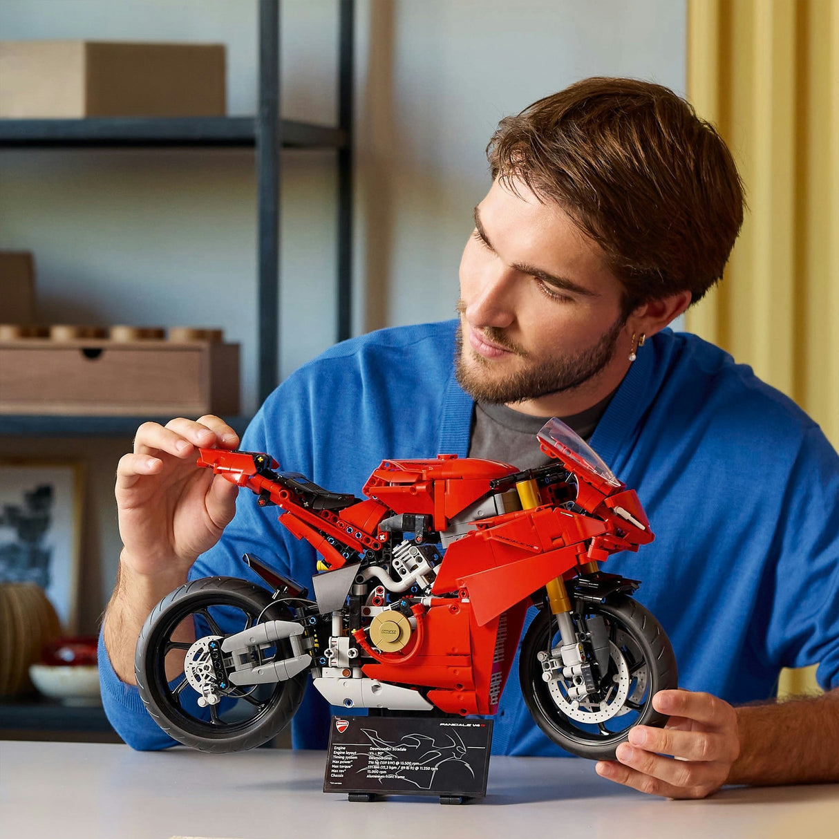 Lego technic 42202 ducati panigale v4 s motor