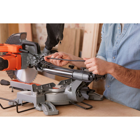 Black+decker 1600w 216mm kap- og geringssav - bes700-qs