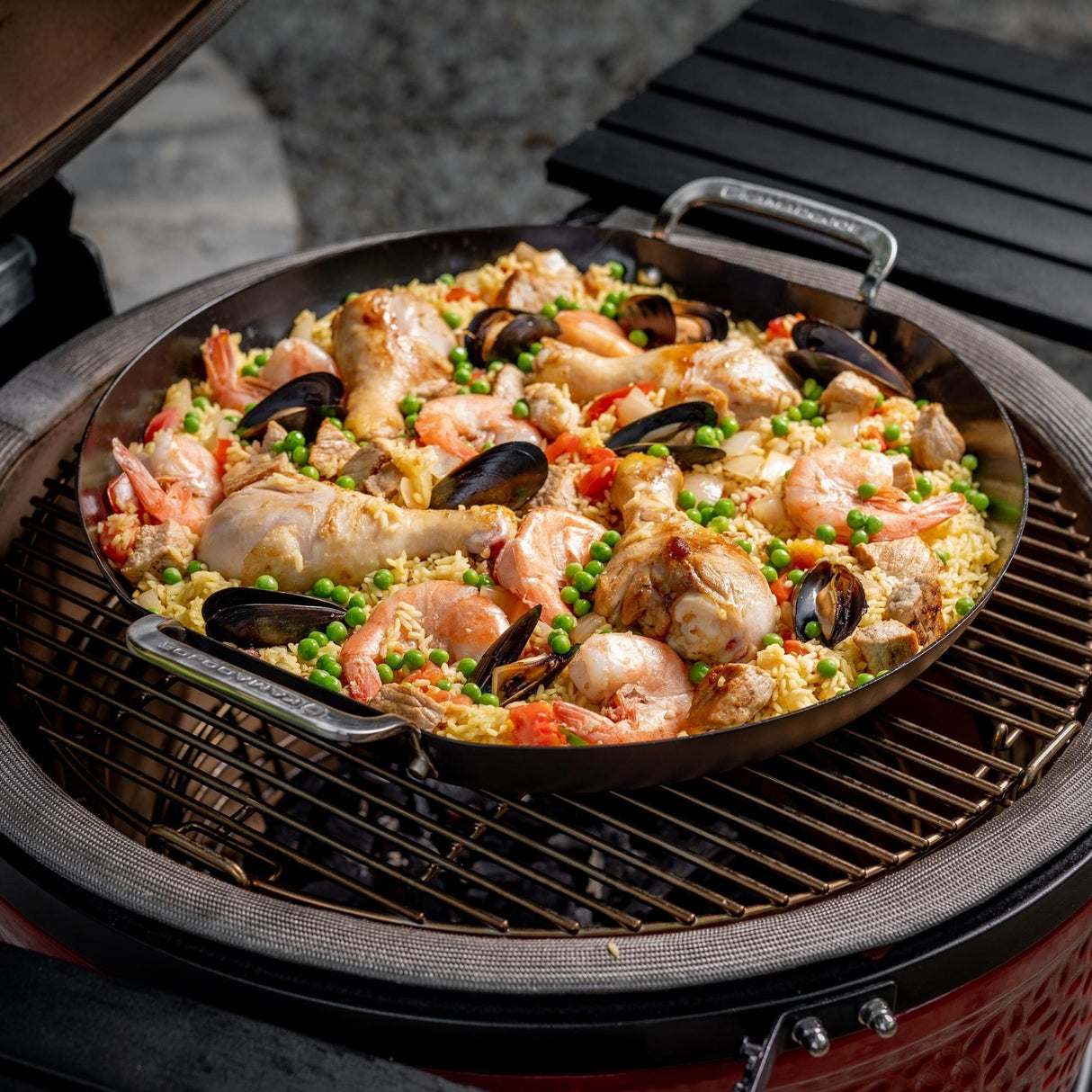 Kamado joe carbon steel paella pande stegepande
