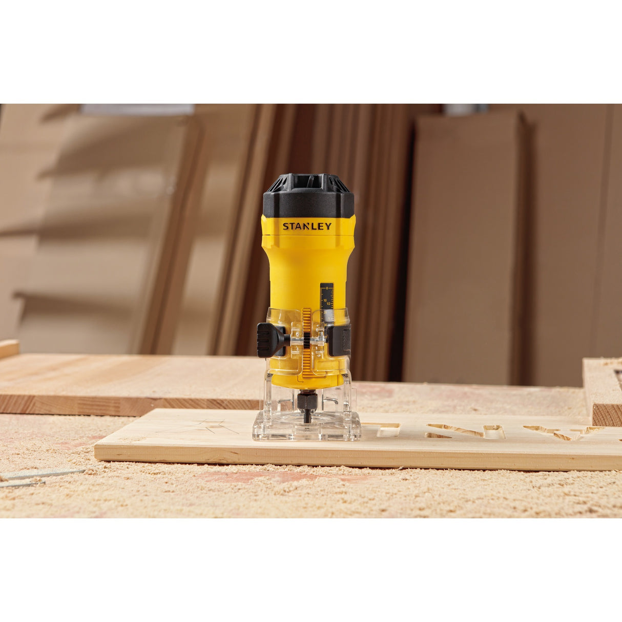 Stanley 550w kantfræser (gul sort)