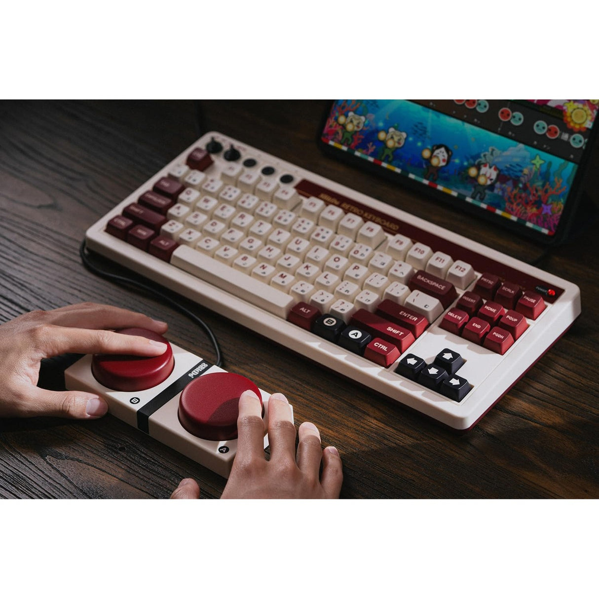 8bitdo retro mekanisk tastatur fami edition (beige, us layout (qwerty), kailh box hvid, 80% (tkl), bluetooth lavenergi, trådløs 2.4g, usb)