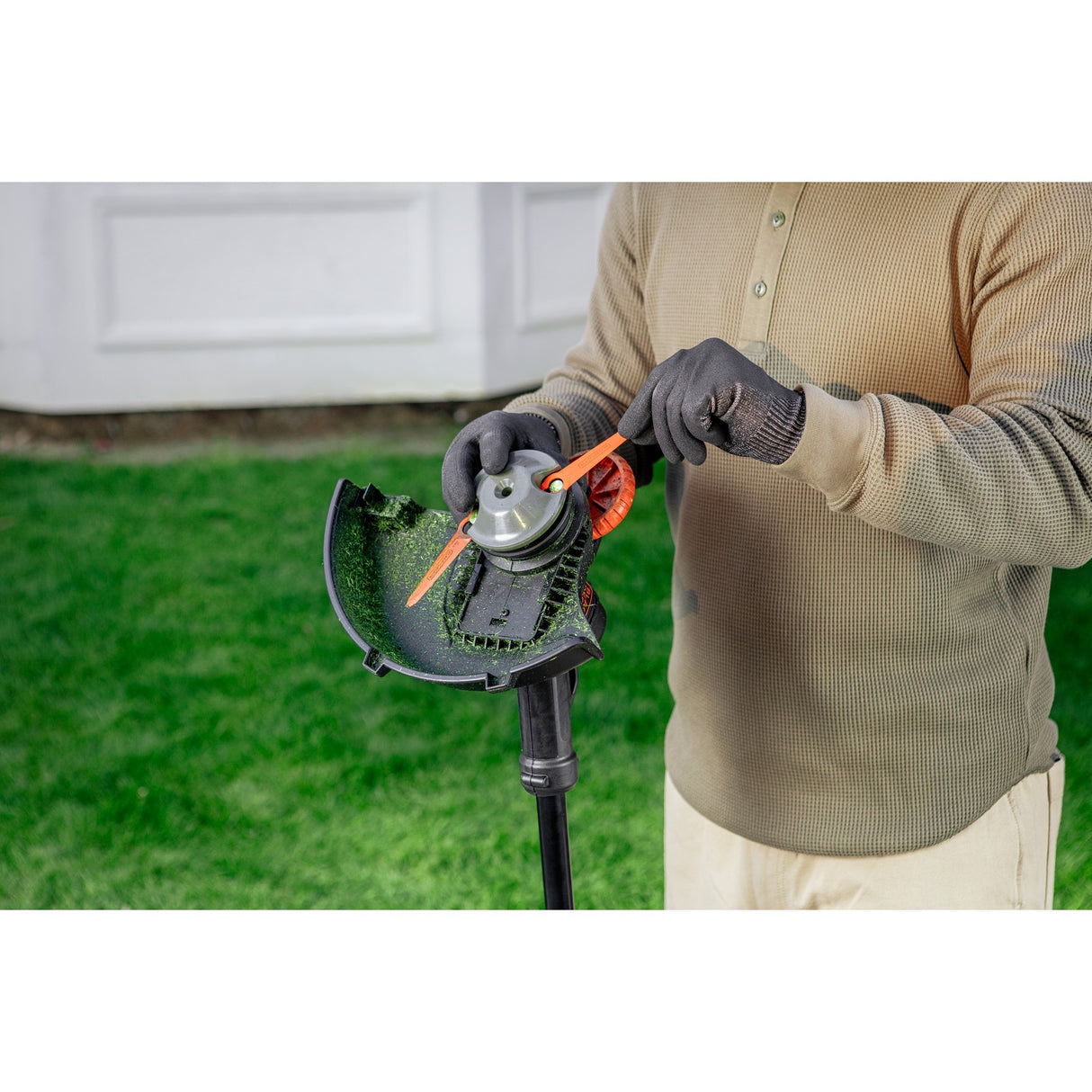 Black+decker 18v trimmer med 2 knive og batteri græstrimmer (sort orange, 25 cm, batteri inkluderet)