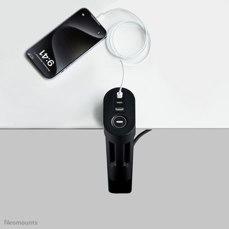 Neomounts DS22-840BL6 skrivebordsstik med klemme og USB-C- og USB-A-porte - hurtigopladningsstik (sort)