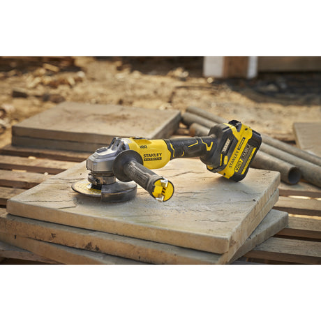 Stanley fatmax v20 18v vinkelsliber 125mm (sort gul, batteri og oplader medfølger, med etui)