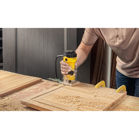 Stanley 550w kantfræser (gul sort)