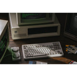 8bitdo retro mekanisk tastatur m udgave (grå, us layout (qwerty), kailh box hvid, 80% (tkl), bluetooth lavenergi, trådløs 2.4g, usb)