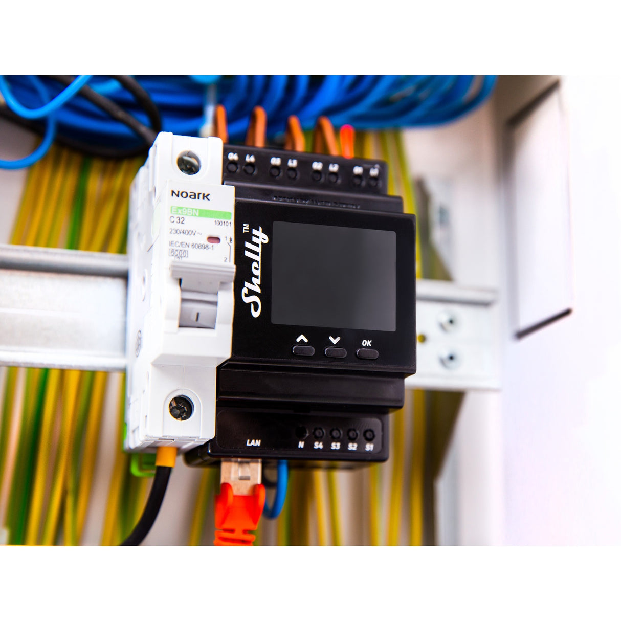 Shelly pro 16:00 relæ (4-kanals, WiFi, LAN, Bluetooth)