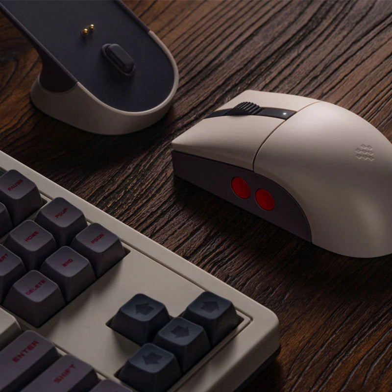 8bitdo retro r8 mus - n udgave (grå rød, 50 - 26000 dpi, Bluetooth USB-C 2,4 GHz)