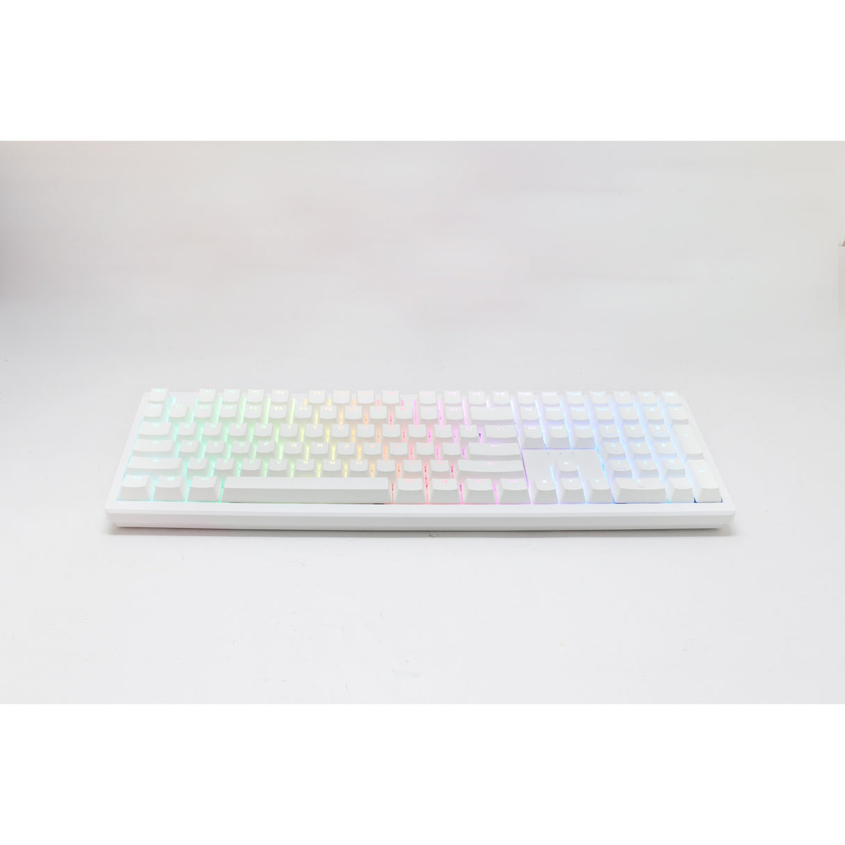 Ducky zero 6108 ren hvid rgb mekanisk gaming-tastatur (hvid, us-layout (qwerty), cherry mx2a speed silver, 100%, rgb-lysdioder, double-shot pbt, hot swap, 2,4ghz | bluetooth | usb-c)