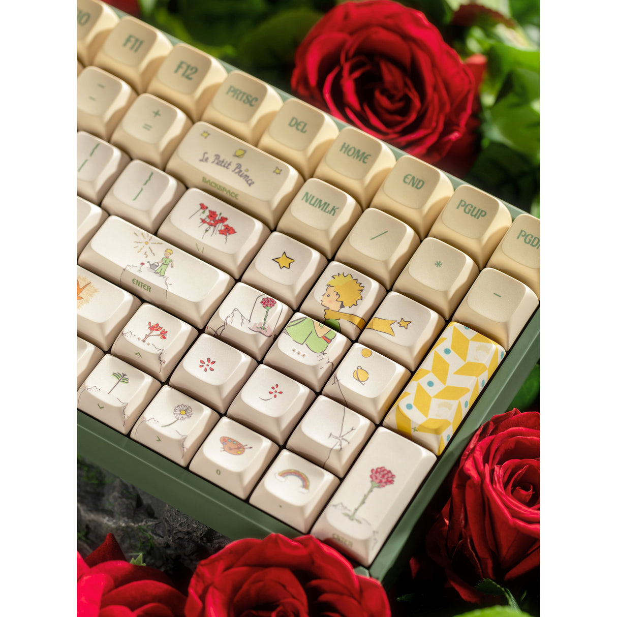 Iqunix f97 floral date rgb mekanisk gaming-tastatur (grøn, us-layout (qwerty), iqunix little prince, 96%, rgb-lysdioder, hot-swappable, pbt, 2.4ghz | bluetooth 5.1 | usb-c)