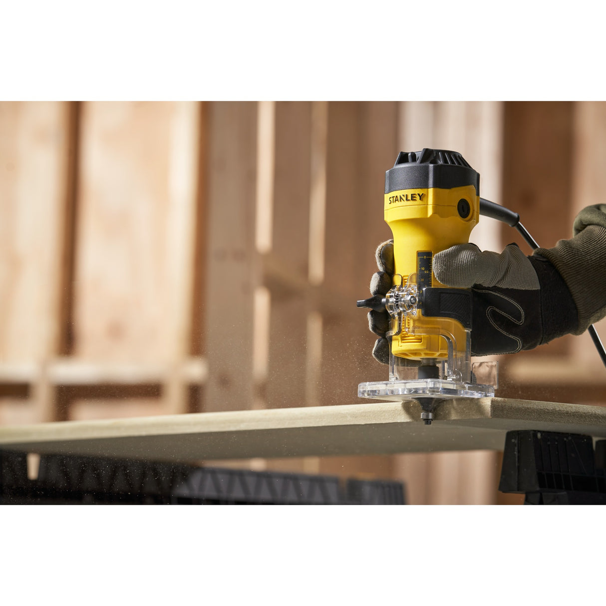 Stanley 550w kantfræser (gul sort)