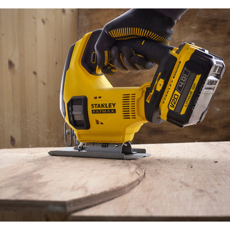 Stanley sfmcs600m2k fatmax® v20 batteristiksav 18v 4.0ah i kuffert