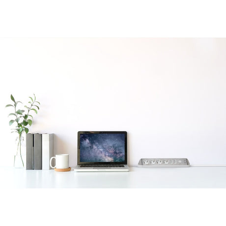 Brennerstuhl ®estilo hjørne tilslutningsboks med USB-opladningsfunktion 6-vejs 4x beskyttelsesstik 2x euro sølv hvid